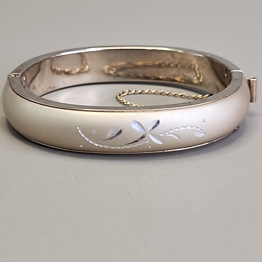 Vintage Etched Bangle Bracelet 10mm Hinged Satin Silver Tone Push Lock 6.5″