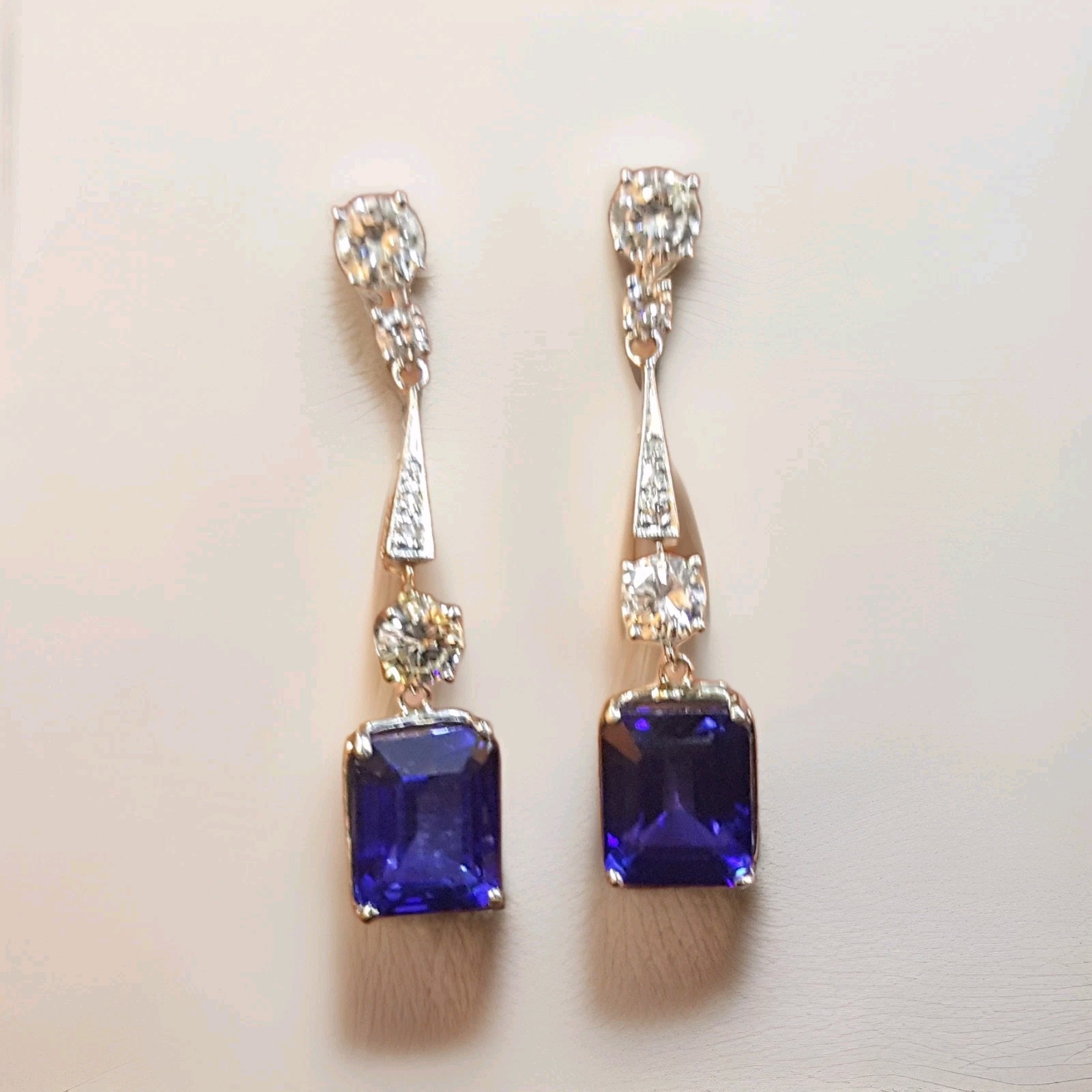 Vintage Filigree 18k white gold blue sapphire Drops earrings Emerald Cut