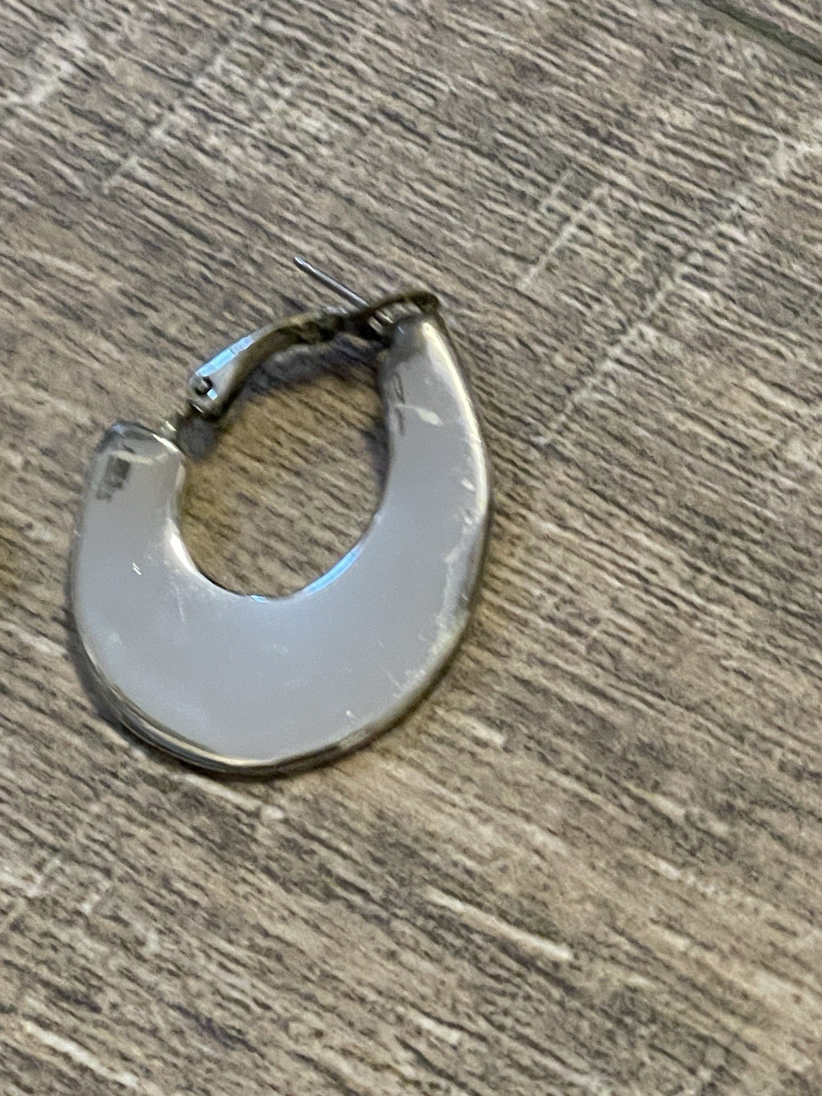 Vintage Silver Tone Thick Hoop Earrings Hinged Latch Back 1.4”