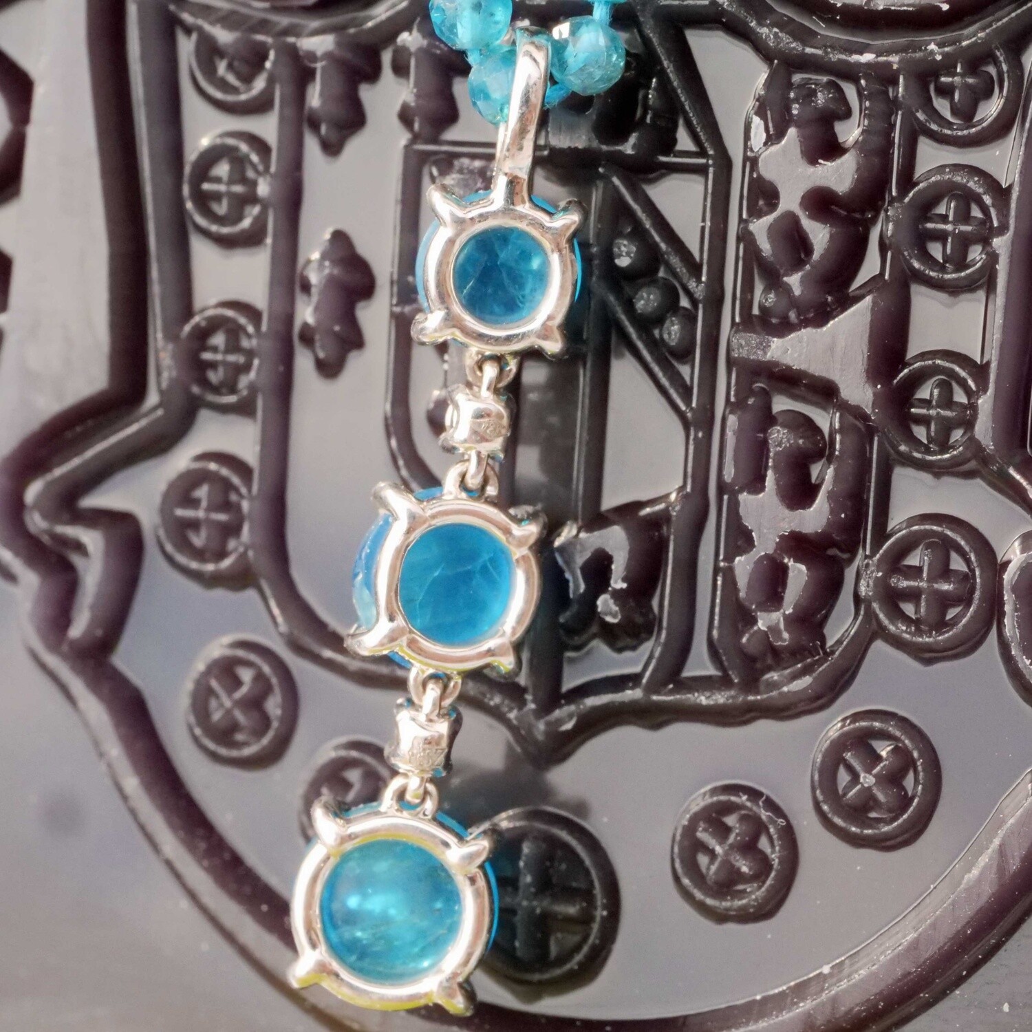 Apatite Brilliant Pendant 750 White Gold…the Fun Color NEON BLUE Total approx. 3.7