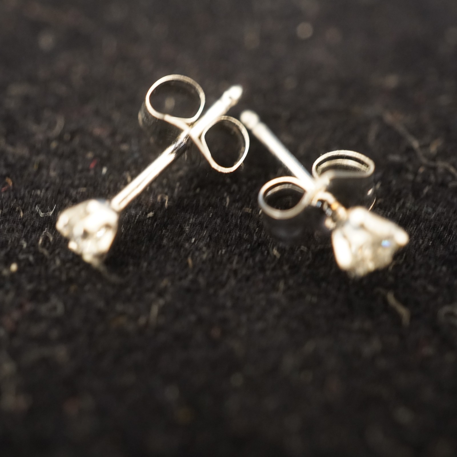 14k White Gold & 0.05ct Diamond Stud Earrings – Free Shipping USA