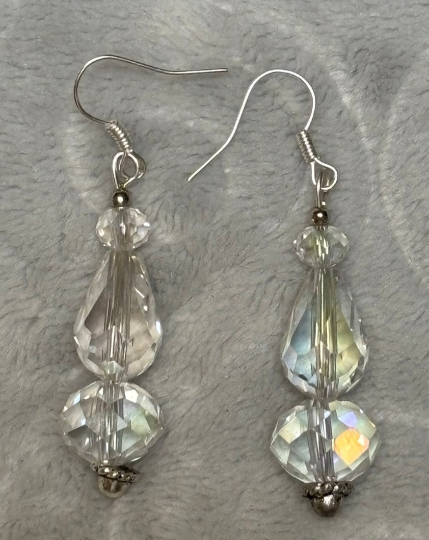 Hand Crafted Facted Crystal Glass Bead Silver Tone Finish Earring Set