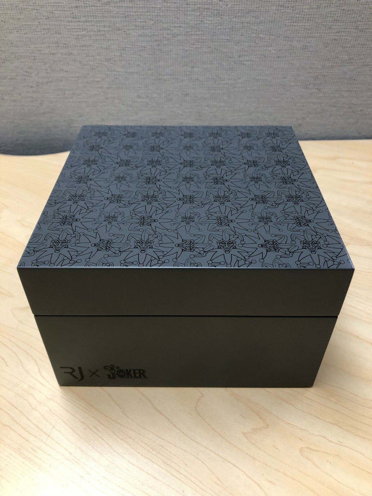 Box Romain Jerome joker New