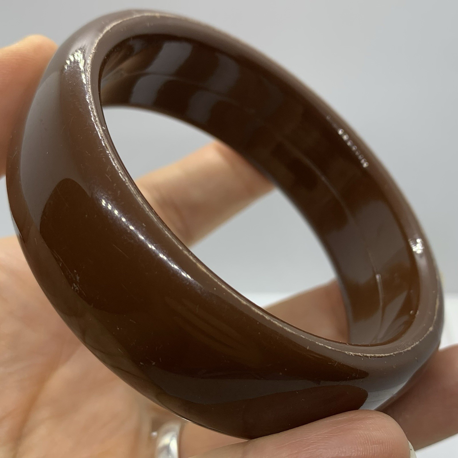 Vtg Chocolate Brown Lucite Chunky Bangle Bracelet Round 8.5” Length 7/8” Wide
