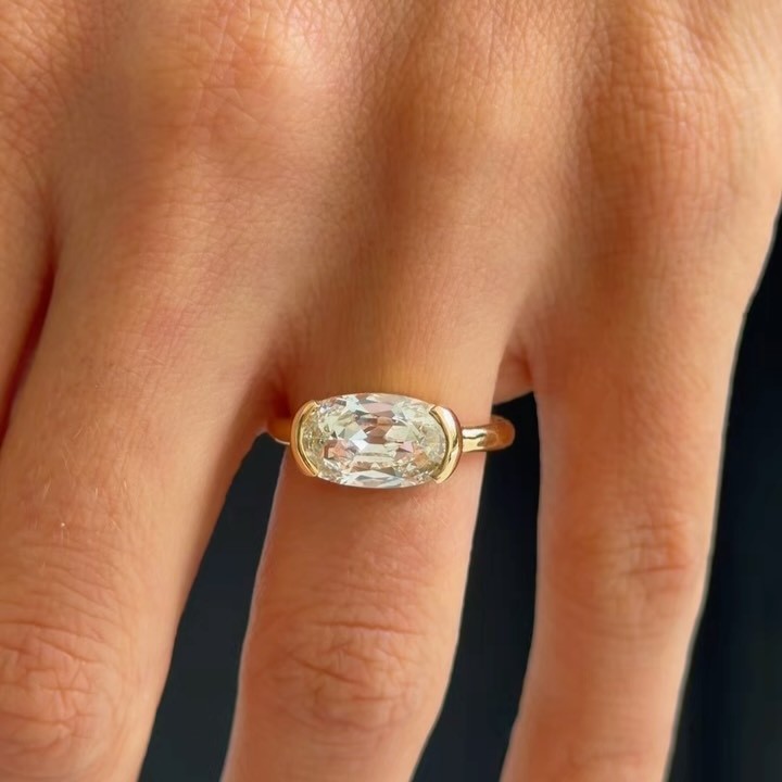 2.00 Ct Elegant Oval Cut Lab Grown Diamond E/VS1 Ring in Solid 14K Yellow Gold