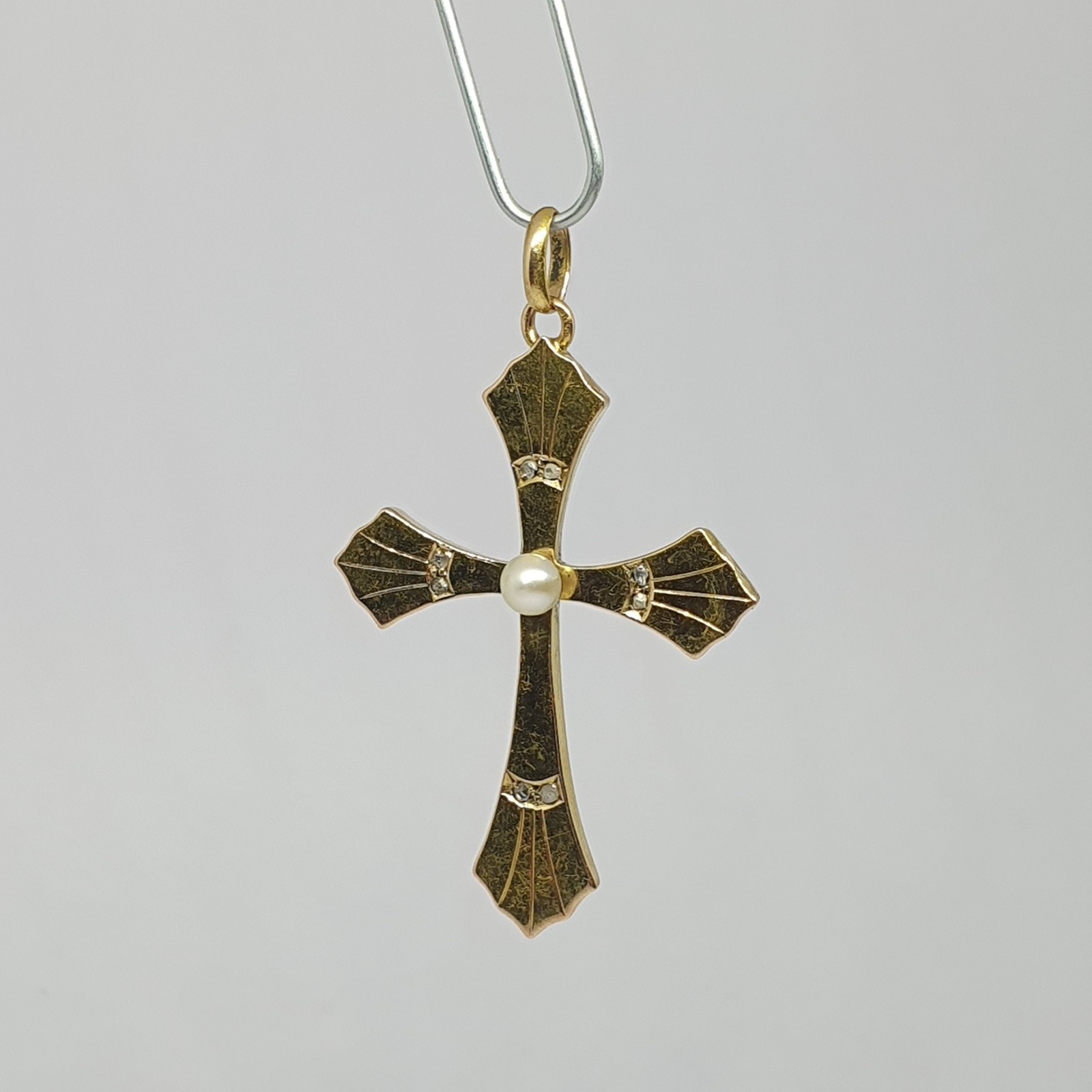 Antique Pendant Cross on Hollow 18kt Gold With Pearl – 890