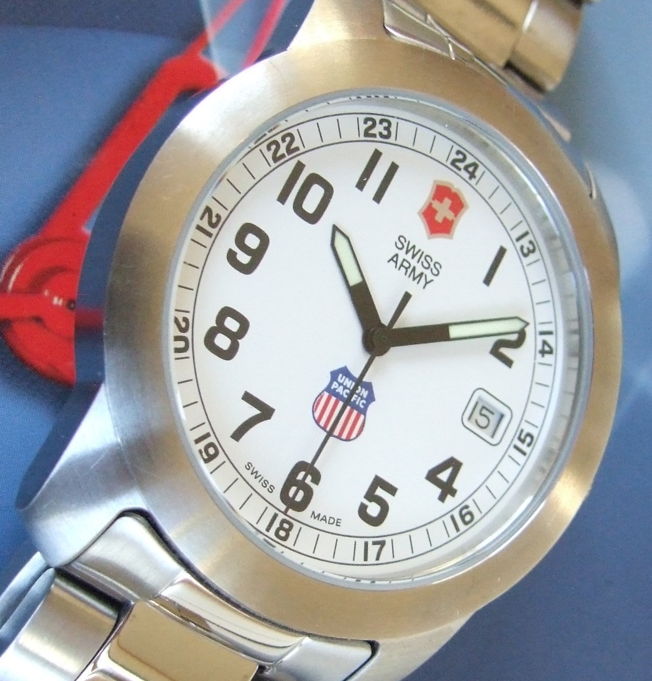 VictorINOX SWISS ARMY~Men FIELD Rare UNION PACIFIC RR Dial~SS Bracelet~Very Fine