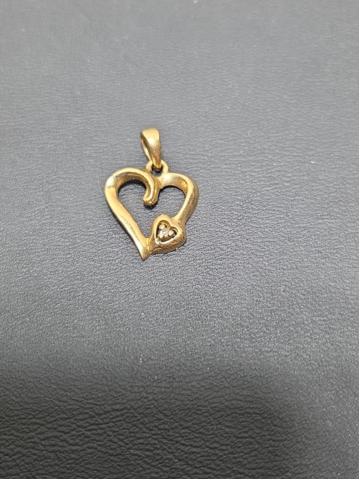TRG 10kt Gold Heart Pendant with Diamond