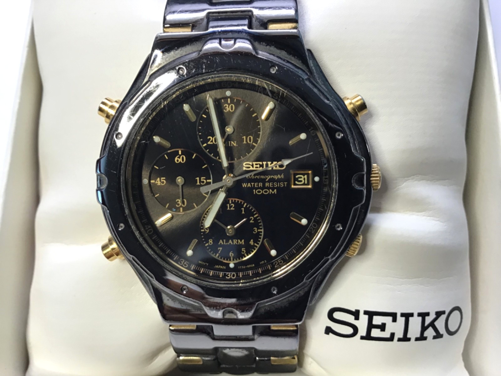 SEIKO #7T32-6M69 QUARTZ CHRONOGRAPH 100 METERS – BLACK & GOLD – COMPLETE SET
