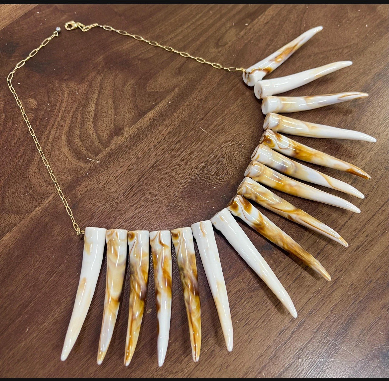 Acrylic white horn set brown wood beads Shell Hawaiian polynesian necklace