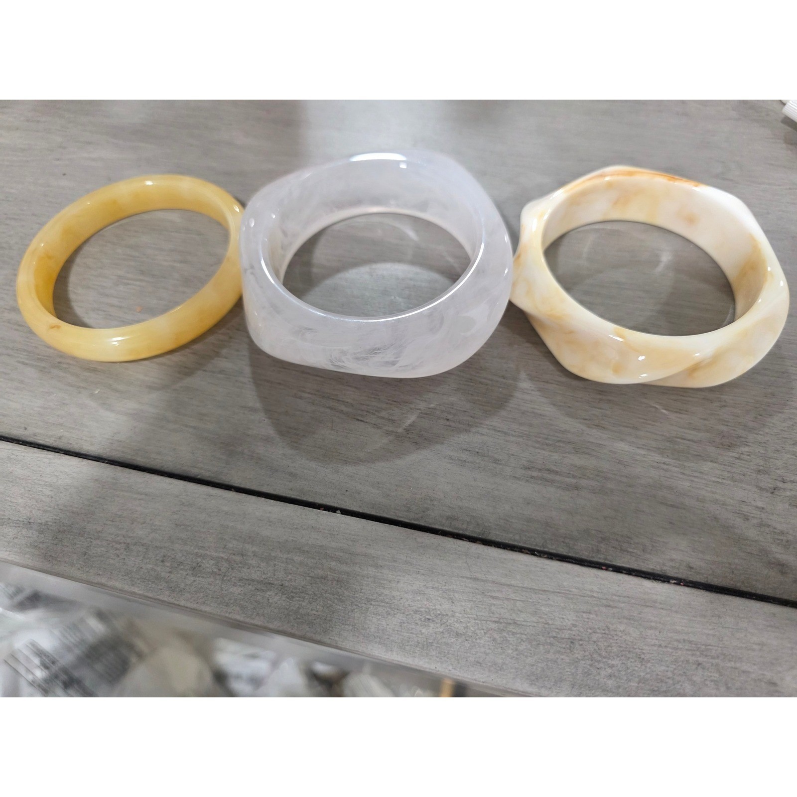 3 Chunky set Resin Bangle Bracelets Marbled Honey Cream White Stackable 2.8 in