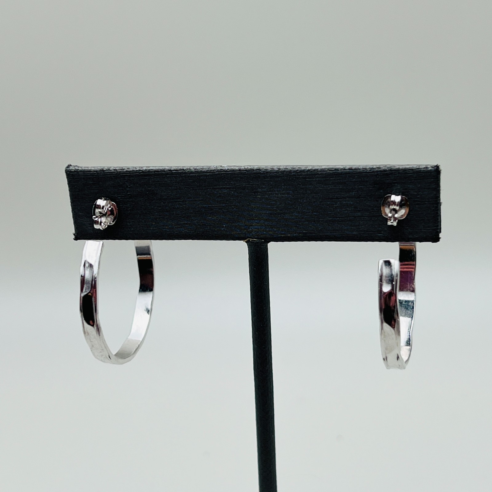 Silver Tone Hoop Pierced Earrings Classic Minimalist Round Dangle Chic