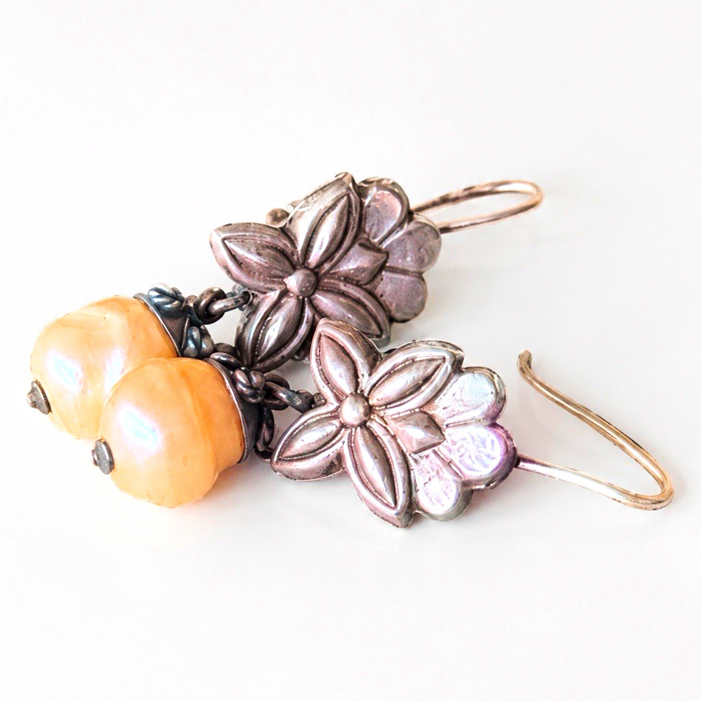Vintage 925 Sterling Silver Floral Peach Freshwater Pearl Dangle Earrings