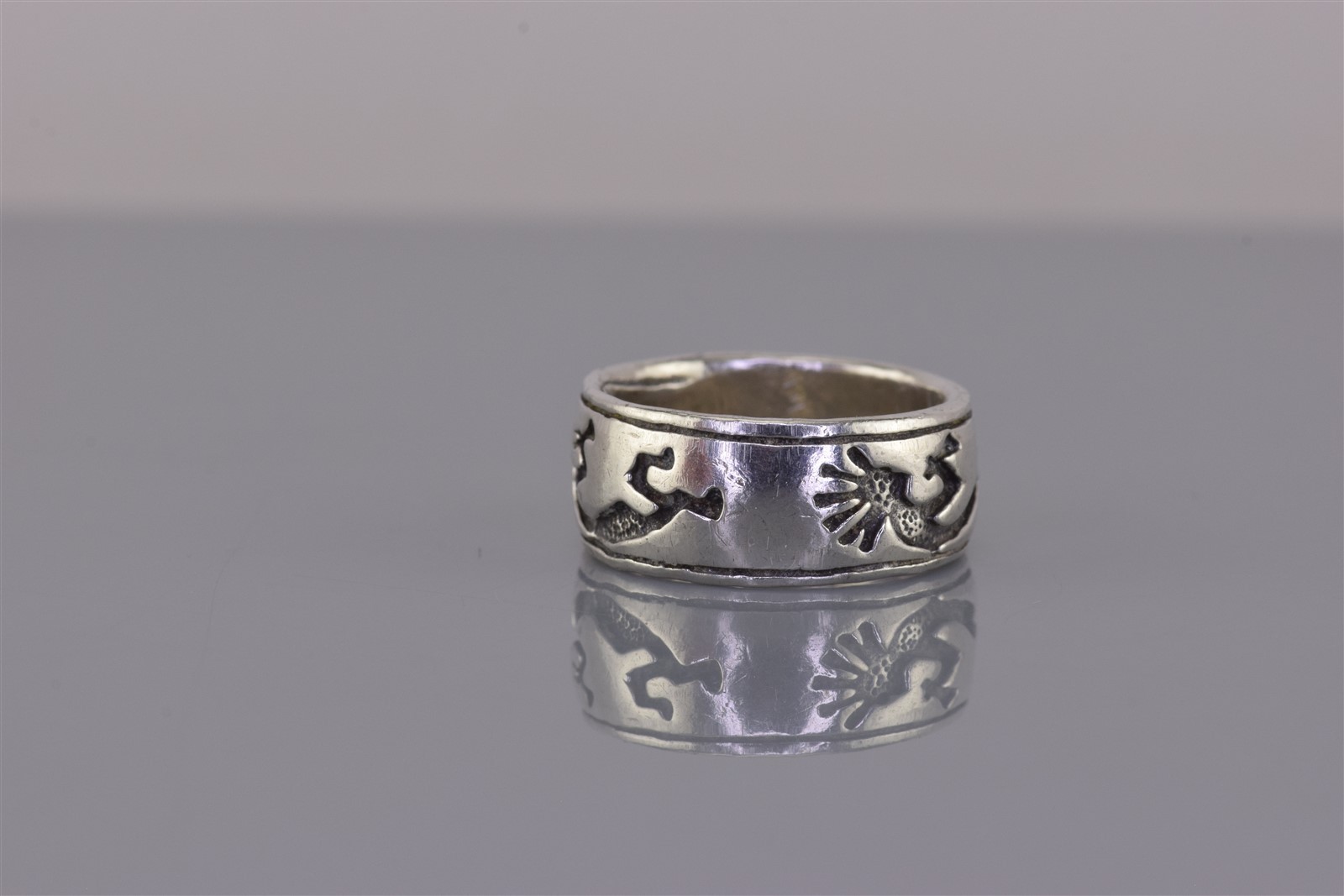 Peter Stone Sterling Silver 8mm Carved Kokopelli Eternity Band Ring 925 Sz: 5