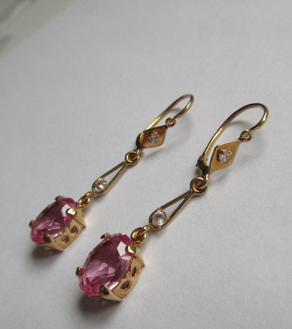 18K Gold Earrings 1.50″ Long 4.40 Grams