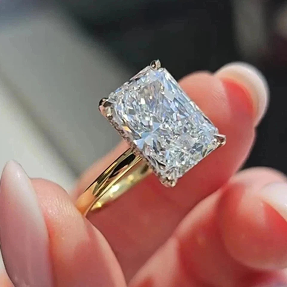 Lab Grown Diamond 4.20 Ct Radiant-Cut E/VS1 Engagement Ring 14K Yellow Gold