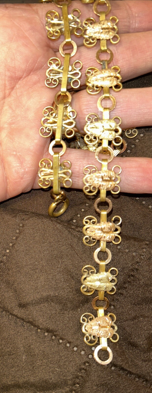 Vtg Victorian 10k? Black Hills Two tone Gold Leaf Booklink 18” Neckl See Details