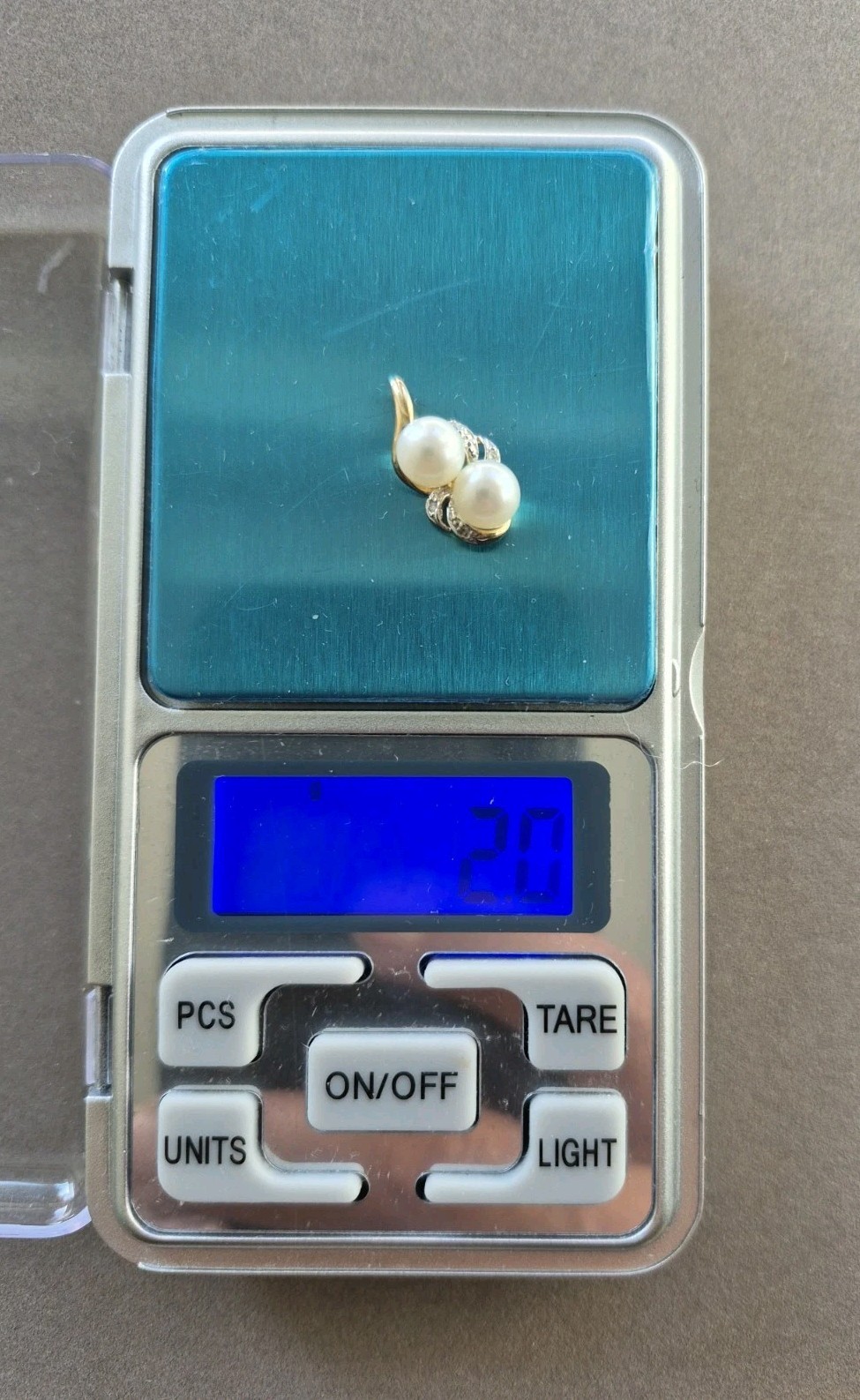 Beautiful 14k yellow gold cultured Pearl diamond chip pendant 2 gram
