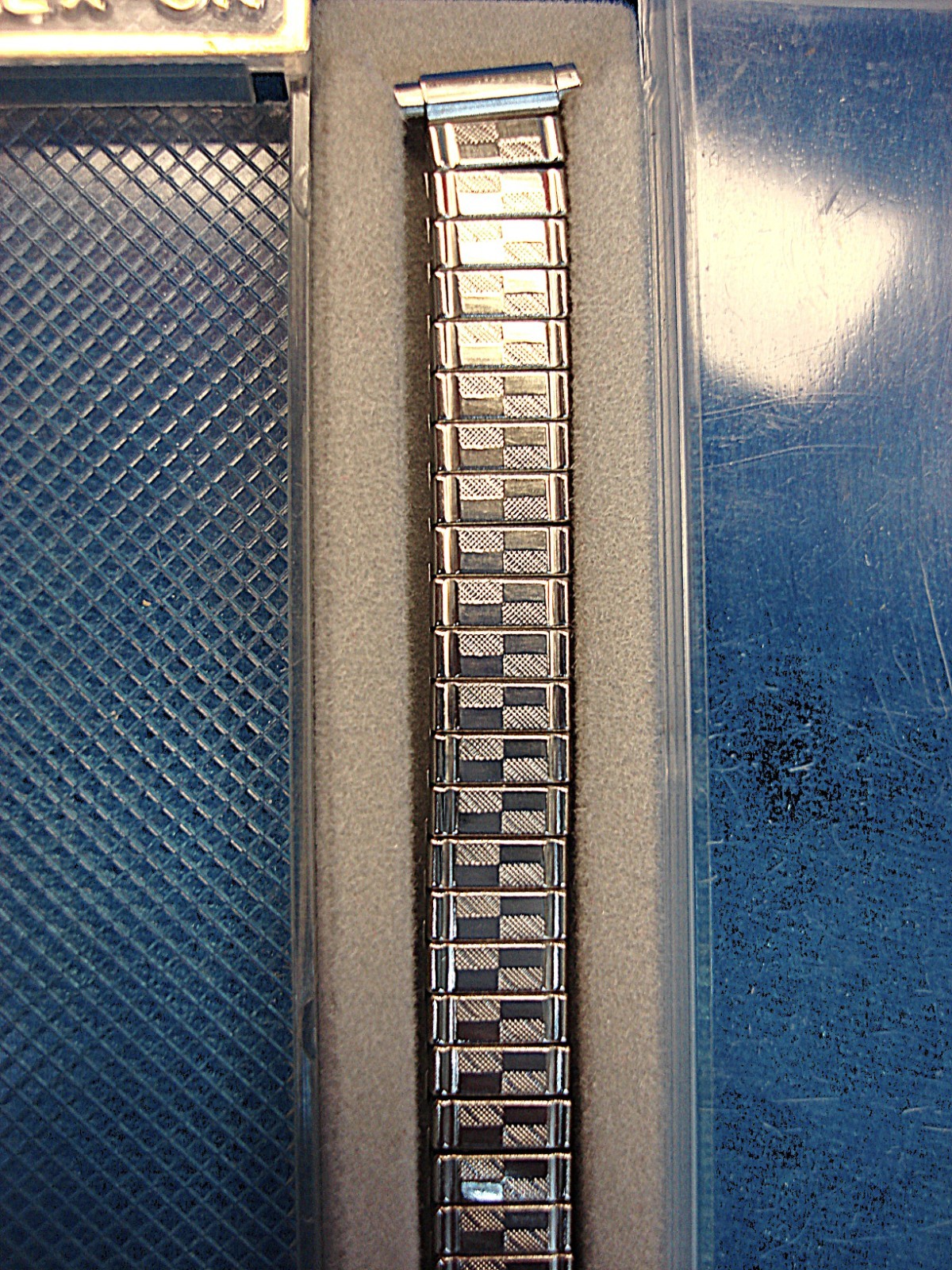 VINT. FLEX-ON BY KREISLER -SILVER TONE STAINLESS WATCH BAND – NOS – 9 – 12 MM