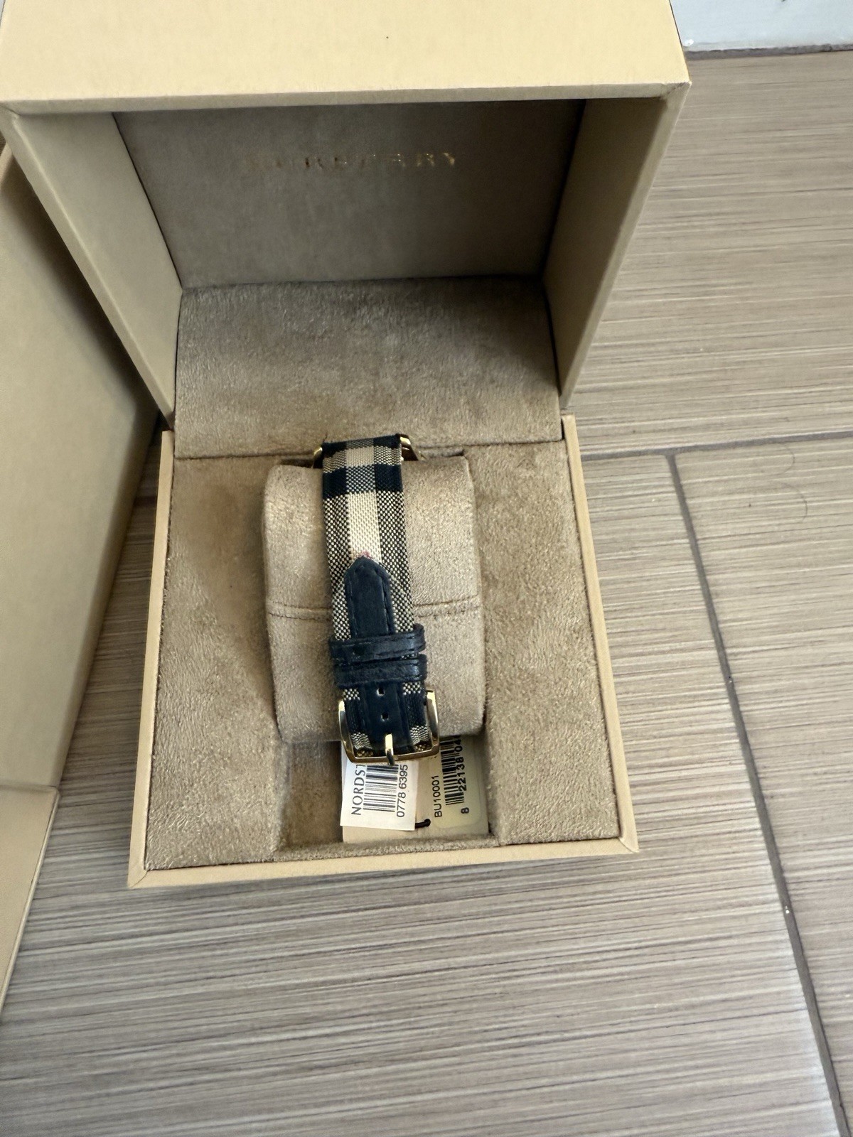 Burberry BU10001 Gold Men’s Classic Horseferry Check Watch