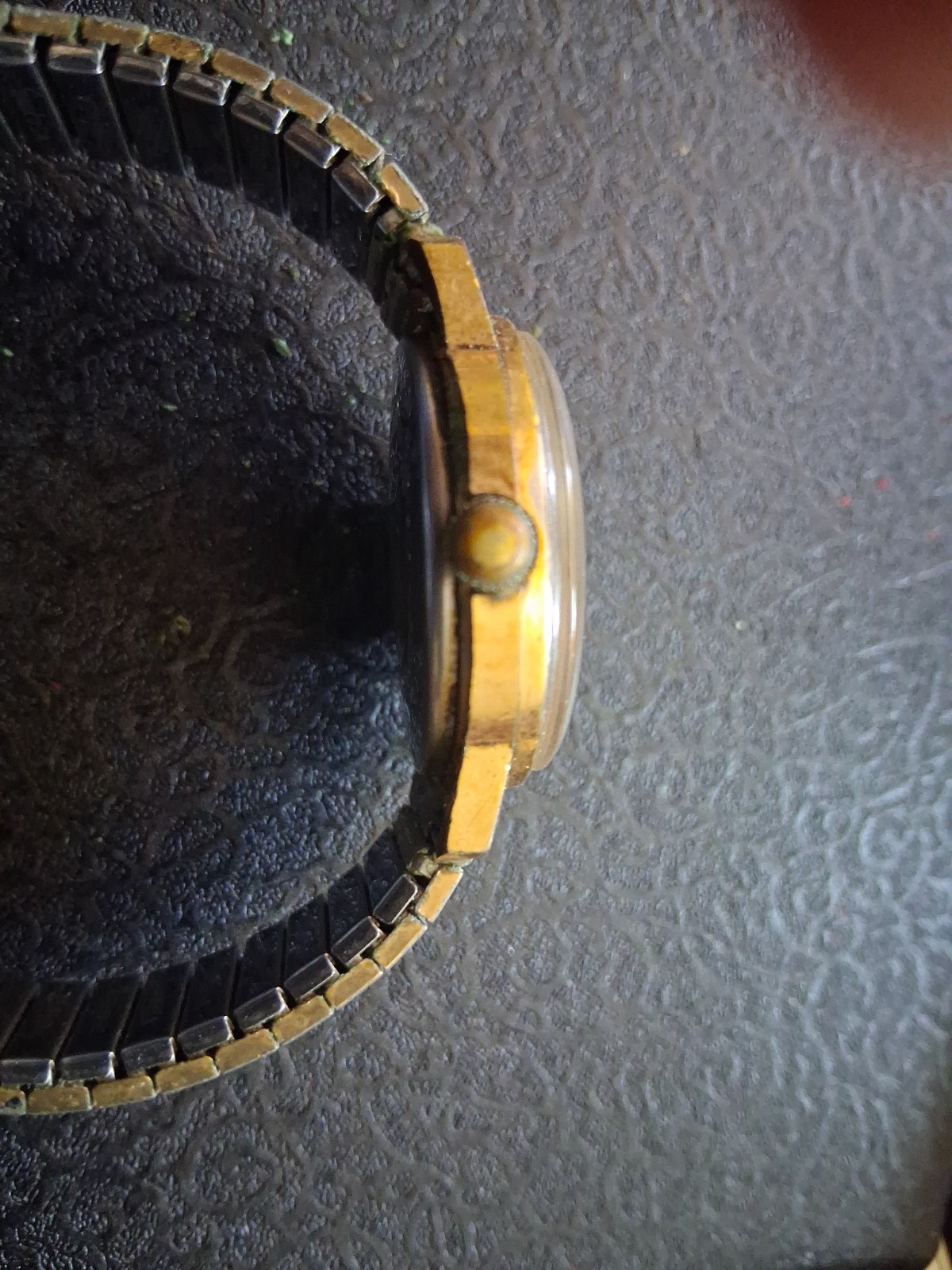 HELBROS INVINCIBLE 17 Jewels Hand Wind Watch Not Tested