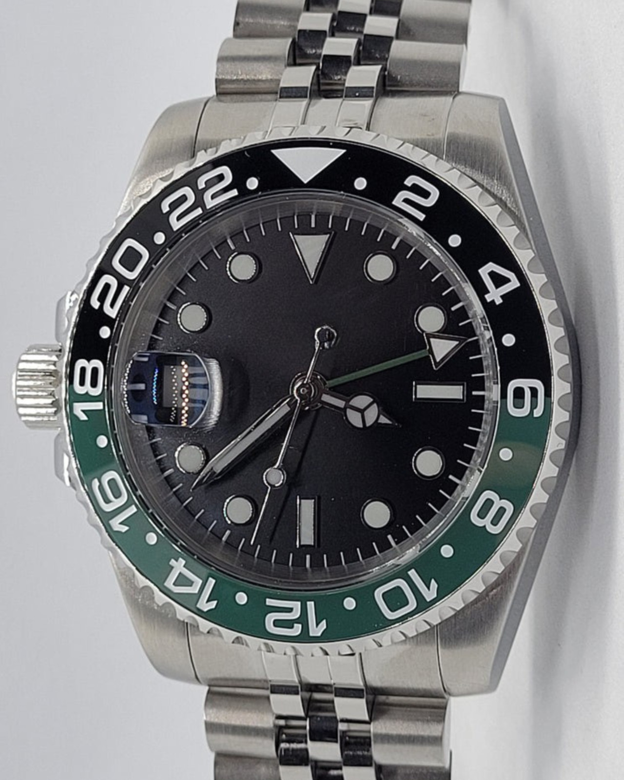 PrimeCrown Left-Crown GMT Automatic | Green/Black Bezel | NH34