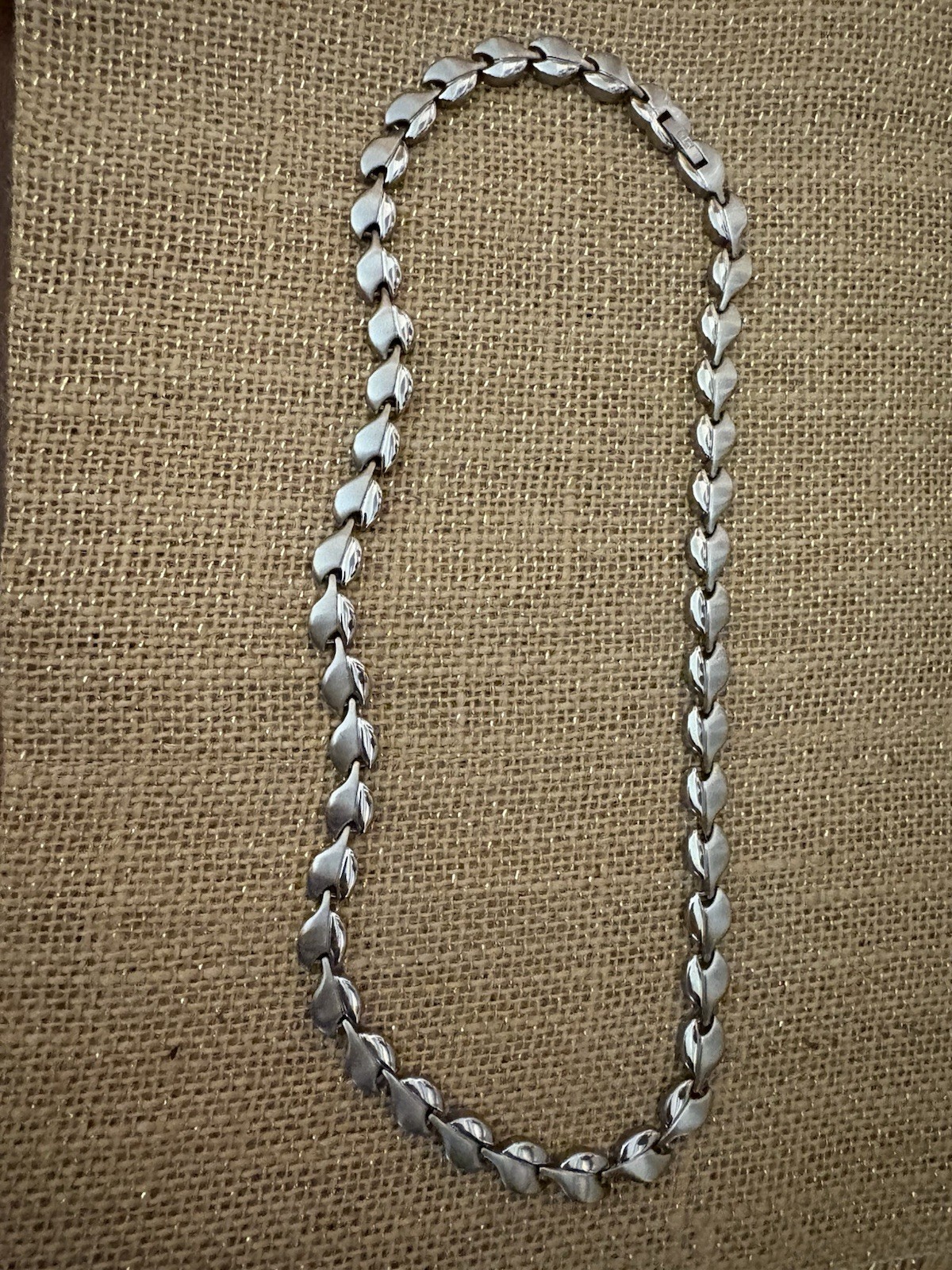 Stainless Magnetic Necklace – Tear Drops 19 1/2 “ in Length