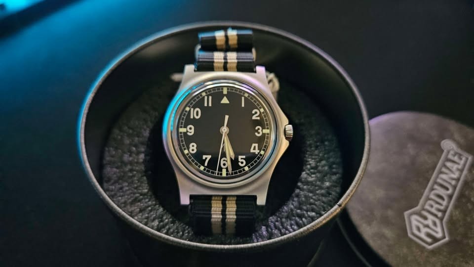 RDUNAE RA01 Military Field Watch + 4 Extra Watch Straps/Bands