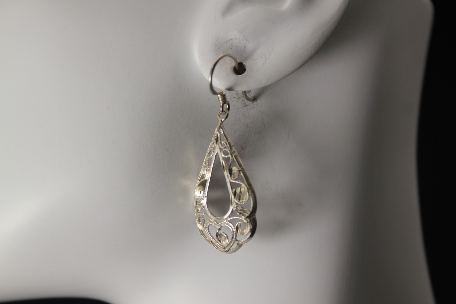 925 Sterling Silver Filigree Tear Drop Dangle Earrings 3.2 Grams (EAR5917)