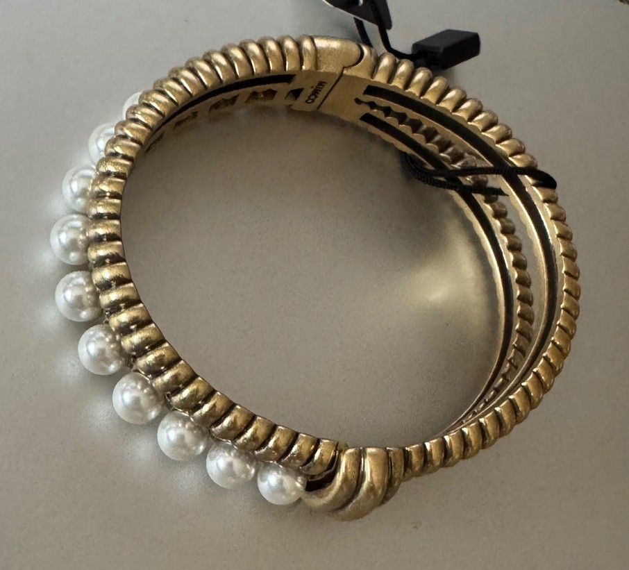 Mimco Shellicious Bangle in Pearl RRP$149.95
