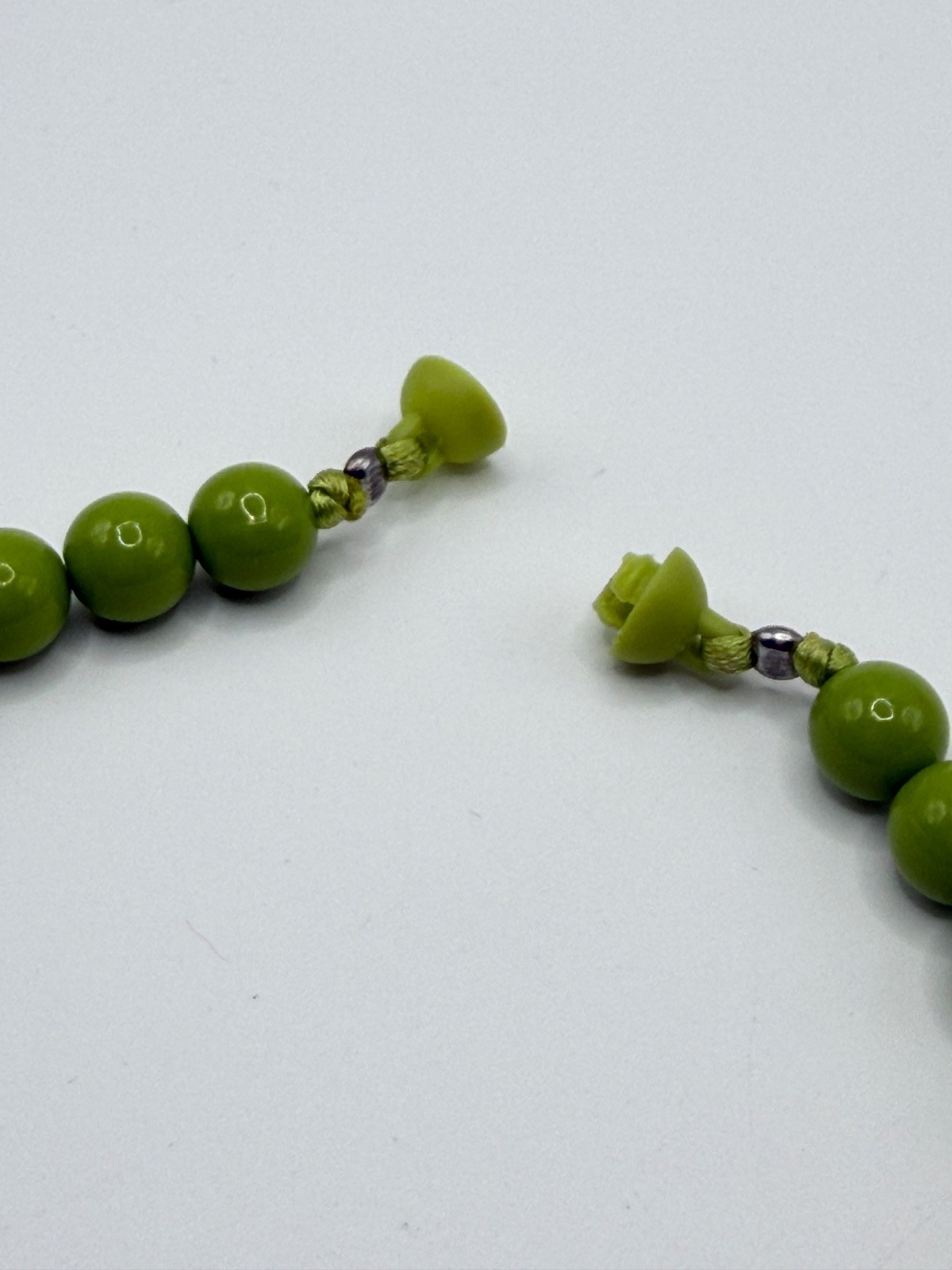 Lime Green Statement Necklace Chunky Graduated Beads Flower Accent Dopamine 21″