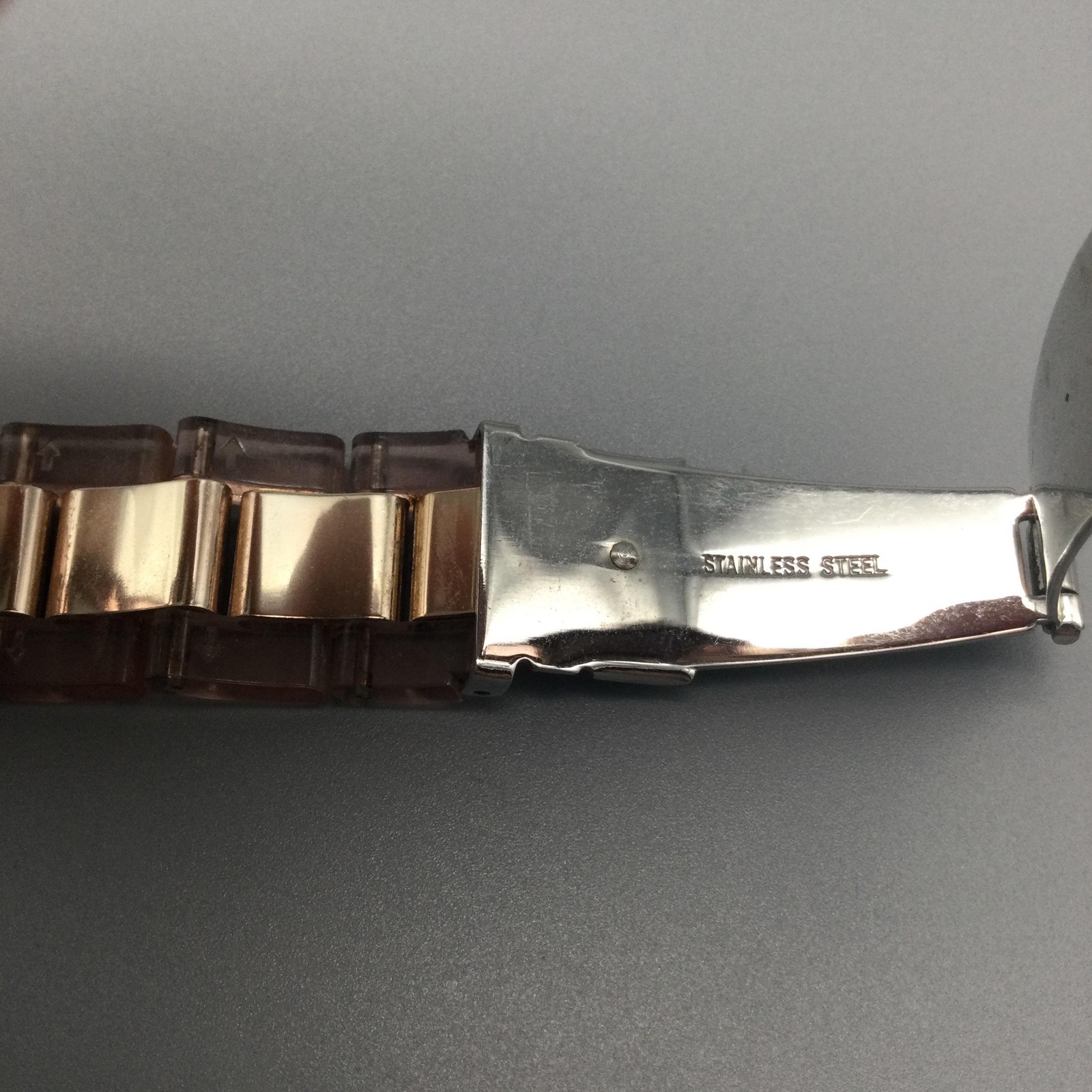 Fossil Riley ES2816 Womens Watch 37mm Gold Tone Pink Bracelet New Battery 7″