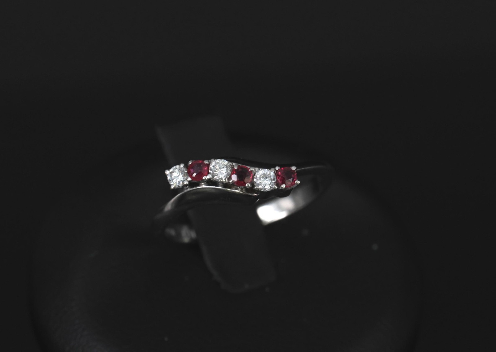 Vintage 0.19ct Ruby & 0.17ct Diamond Platinum Wavy Ring Size 6.5, 3.29g
