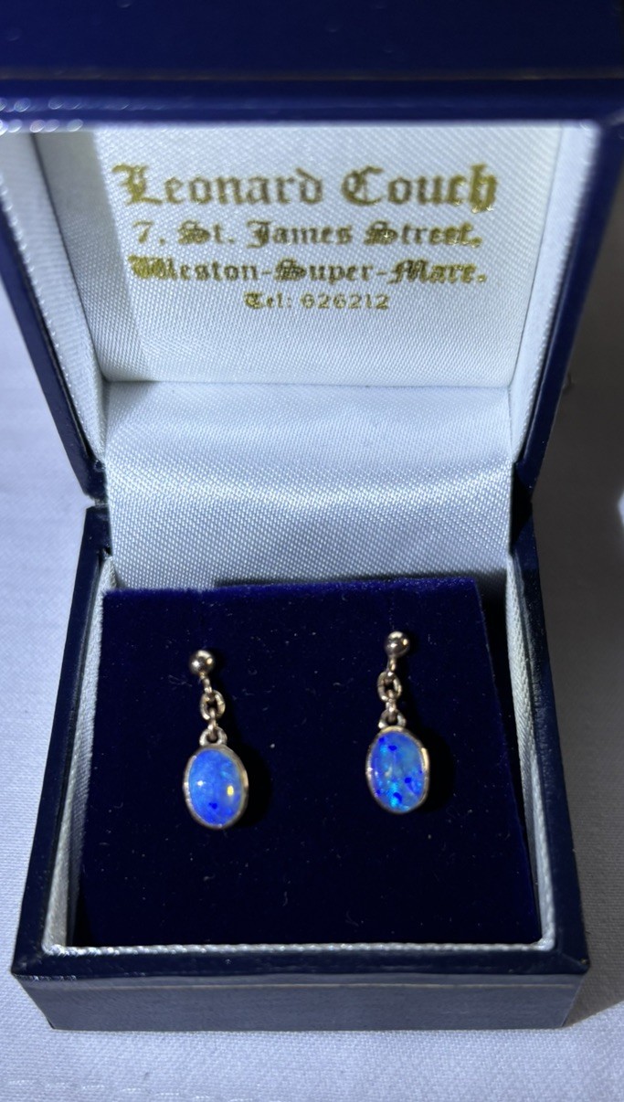 9 Carat Yellow Gold 7X5mm Oval Opal. Drop Earrings.