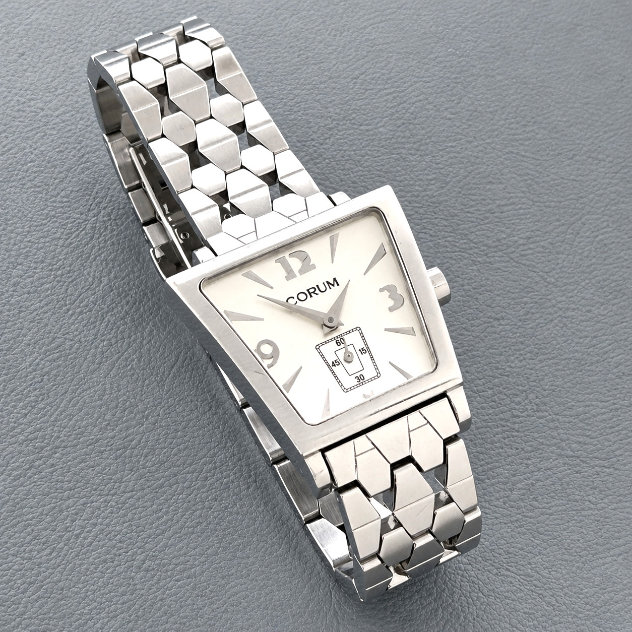 Vintage CORUM Boutique Ref. 105.404.20 Swiss Quartz Watch SS Original Owner