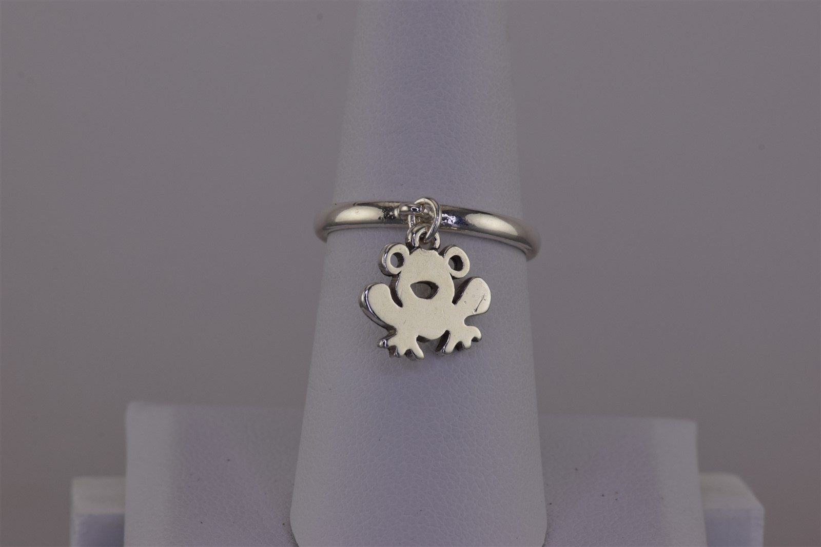 JAMES AVERY Sterling Silver Dangling Flat Frog Charm Band Ring 925 Sz: 7