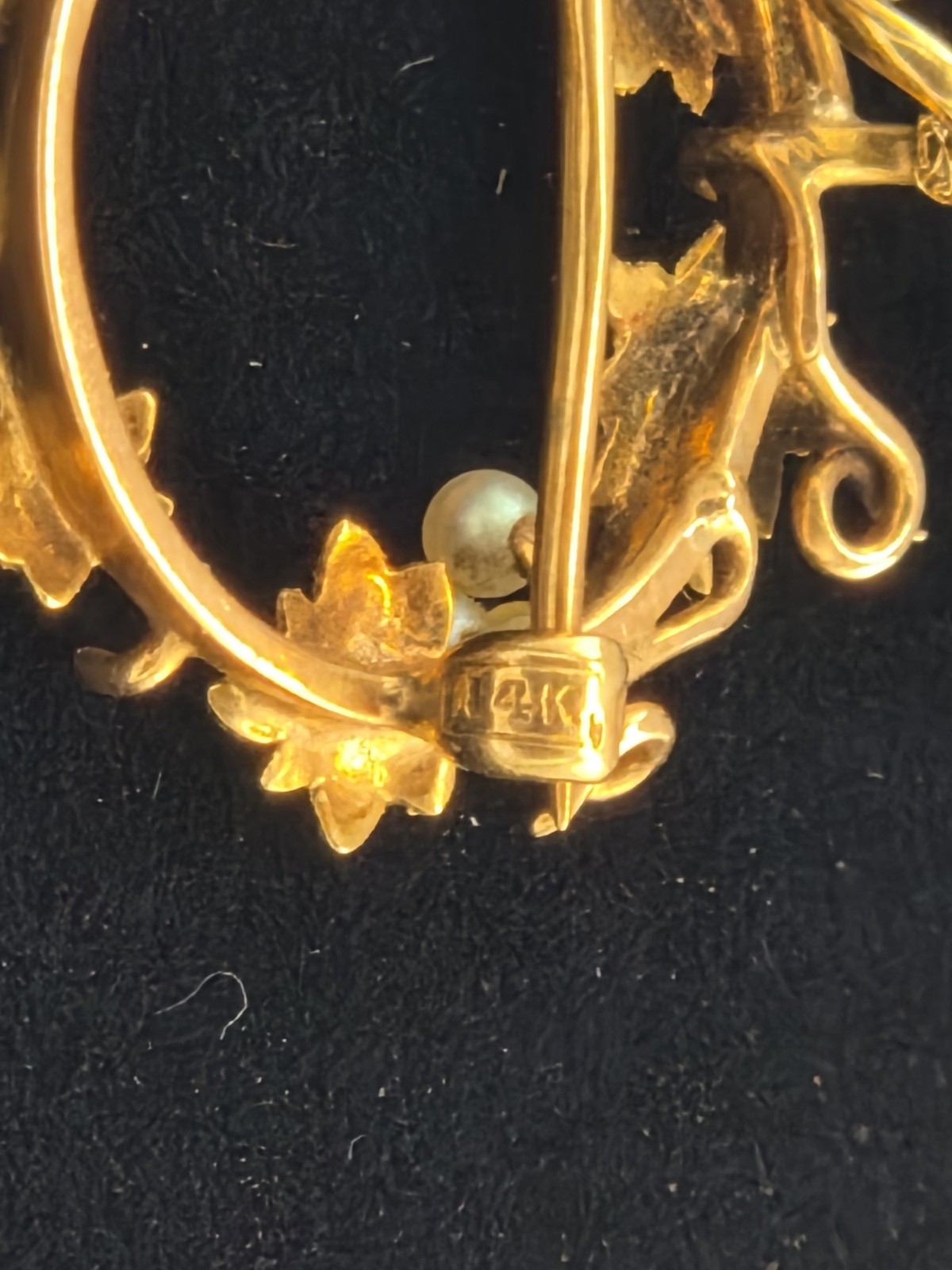14K Yellow Gold Wreath Brooch Pin Necklace With Seed Pearls