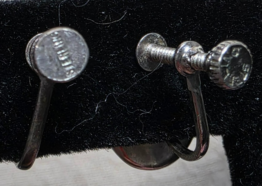 ~VINTAGE STERLING SILVER W/DOMED BUTTERFLY WING SILHOUETTE SCREW-BACK EARRINGS