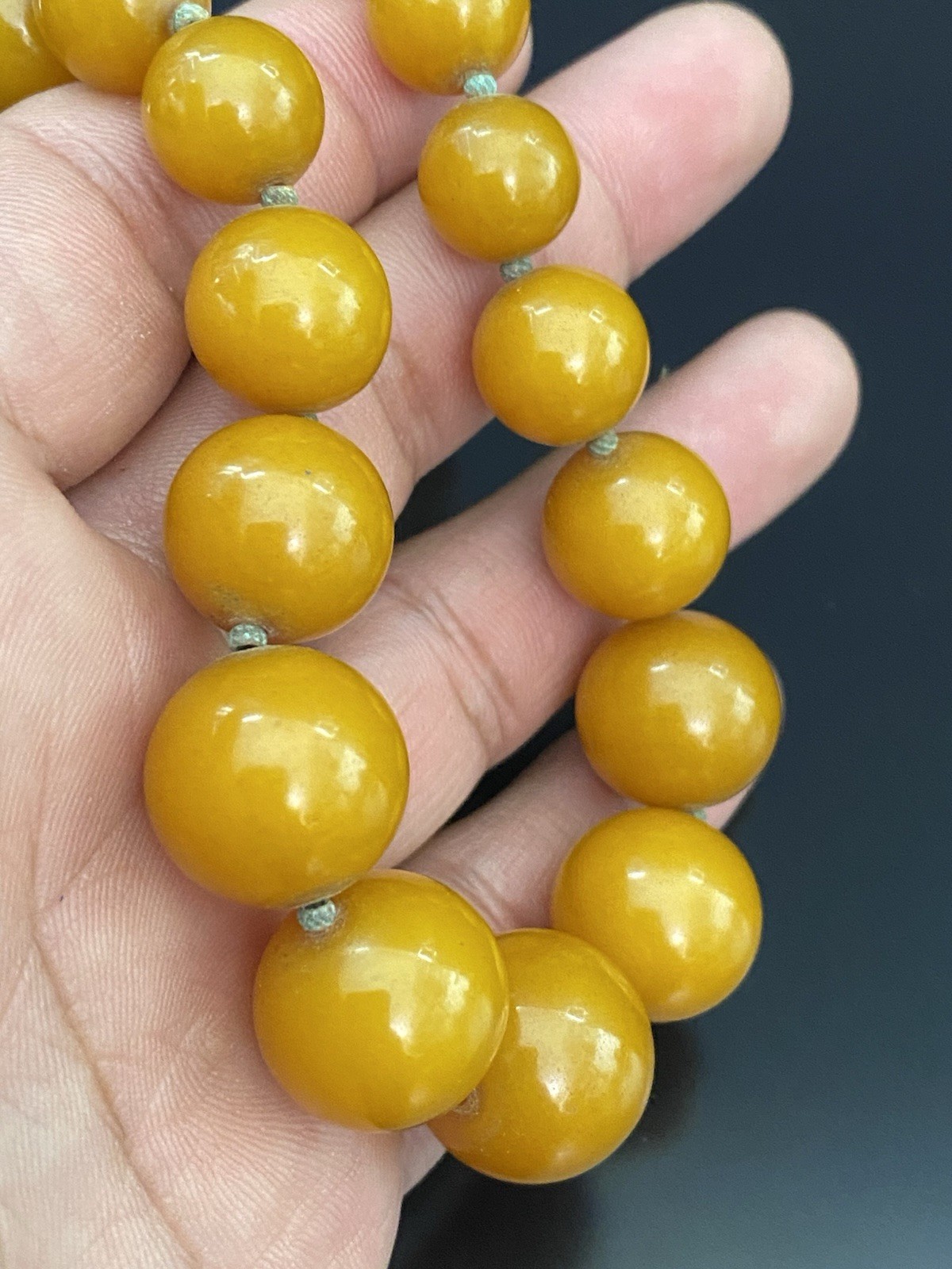 Vintage Egg Yolk Butterscotch Amber Bakelite Graduated Bead 16″ Necklace 43.8g