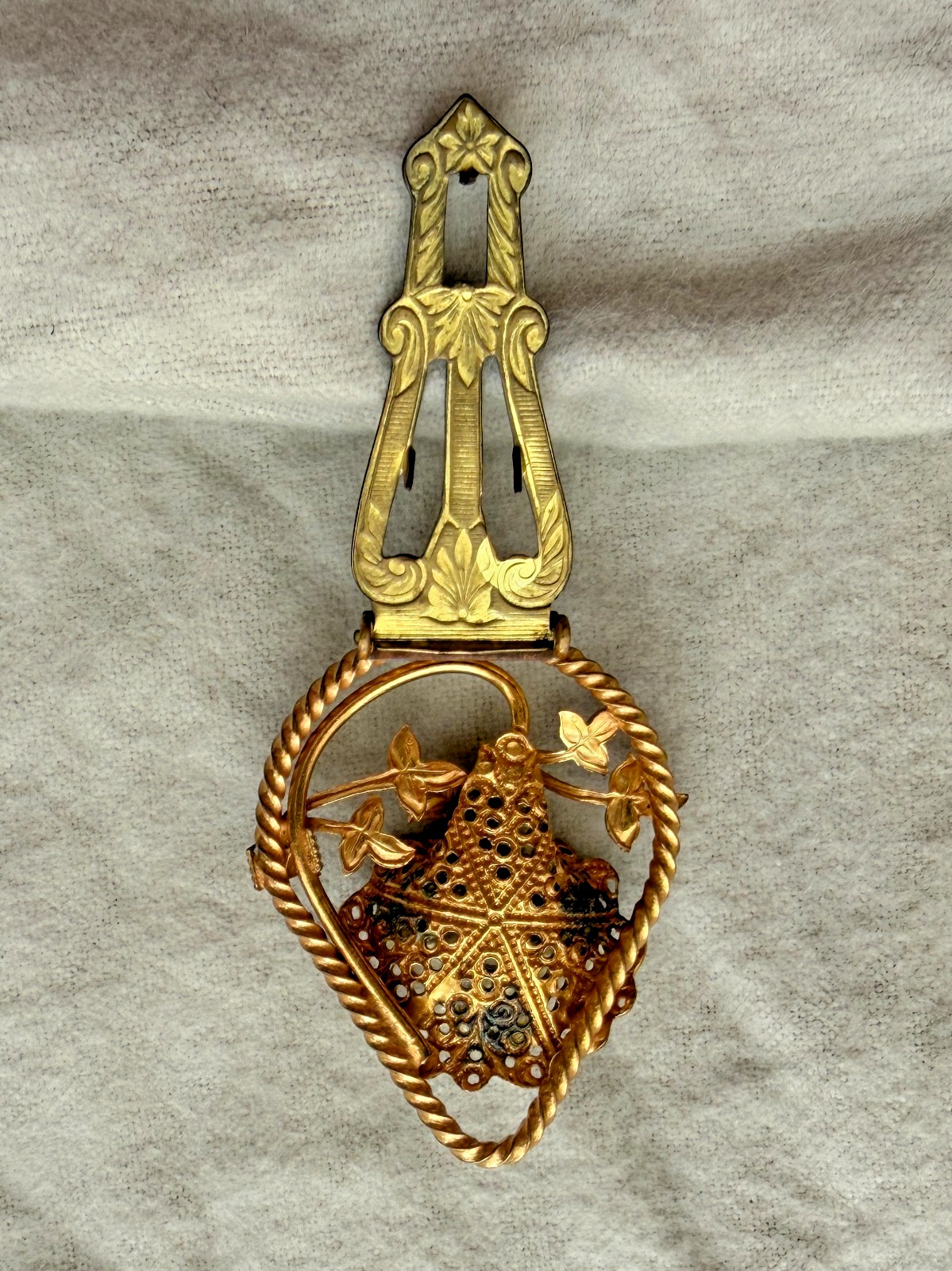 Vintage Unsigned Miriam Haskell GoldTone and Faux Pearl Dress Clip Scarf Clip