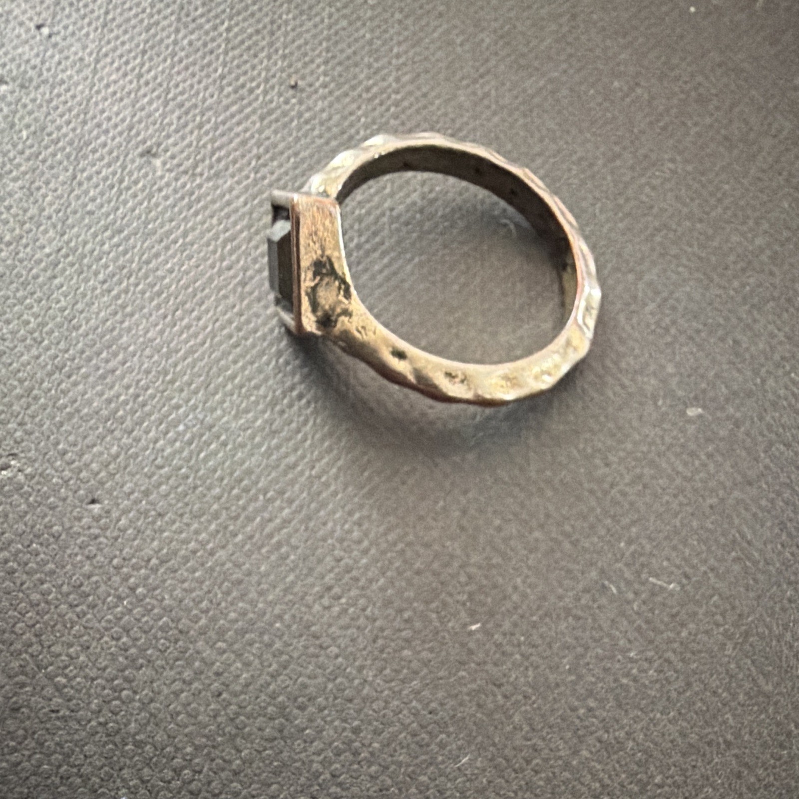Silver Tone Black Square Stone Band Signet Ring Size 7 Bezel Set 1 Gem