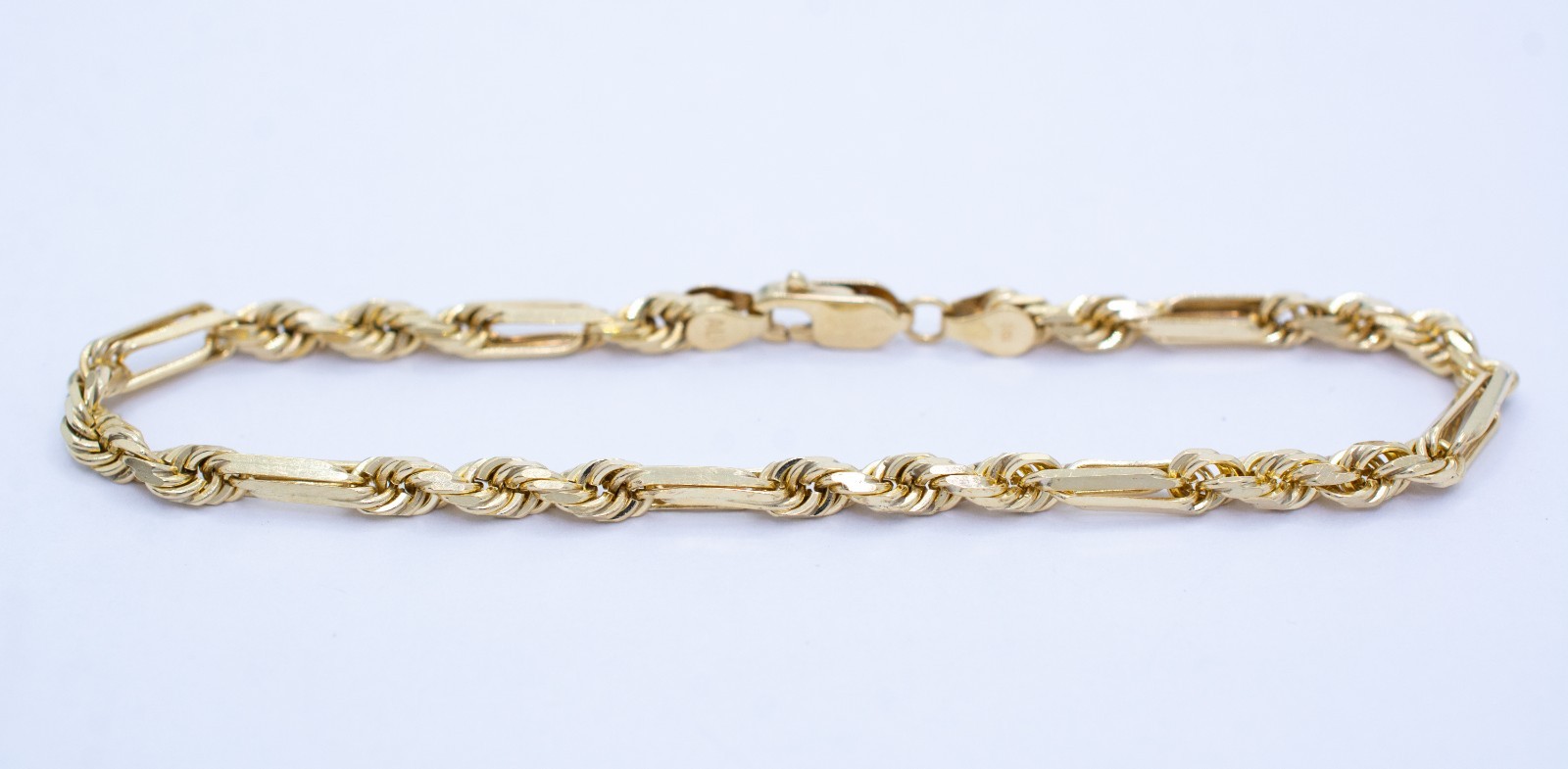 (MA5) 10K Yellow Gold Figarope Link Bracelet 9.2 Grams 8″ Long 3.71 mm Wide