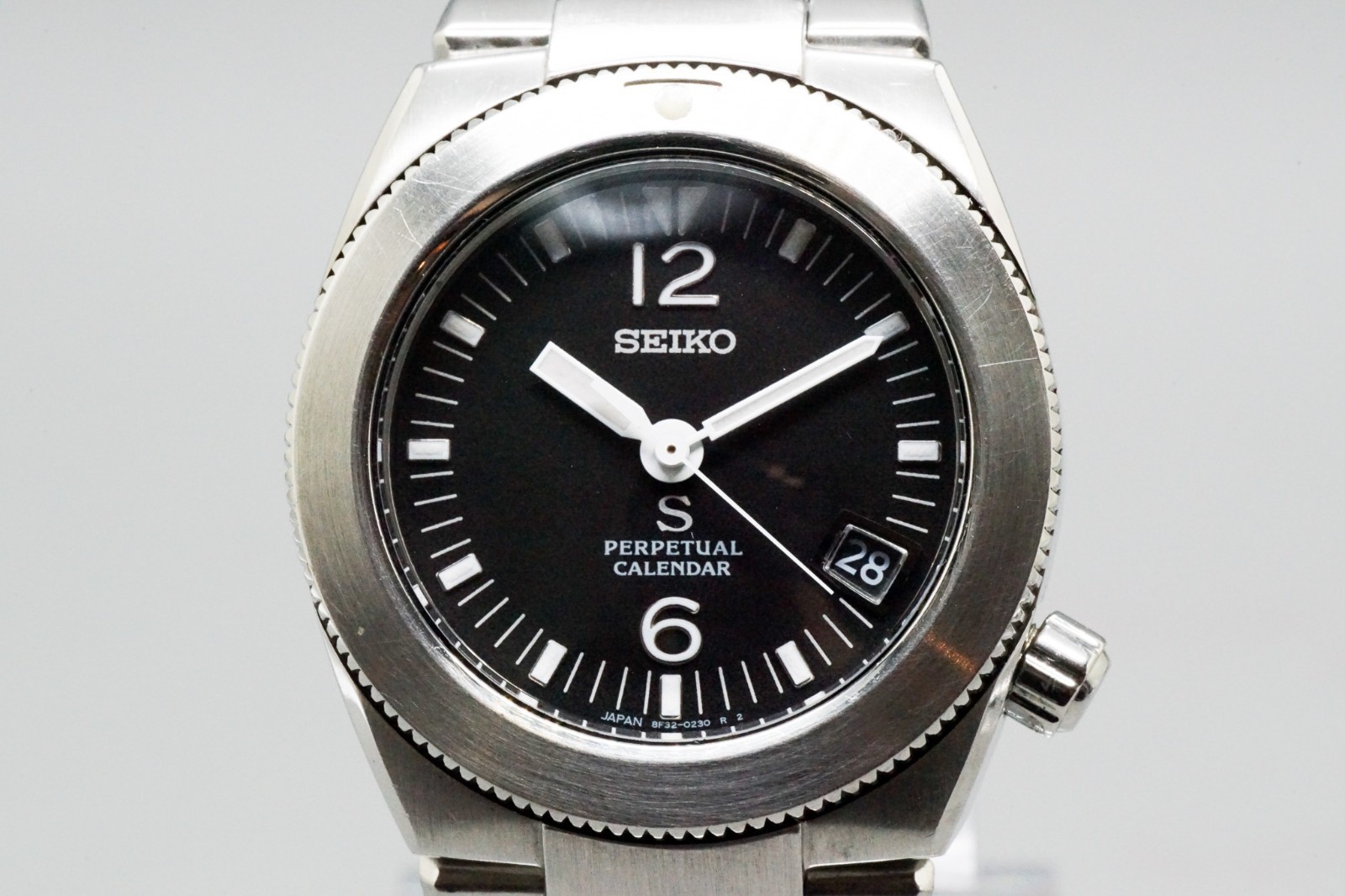 *Near MINT* SEIKO SUS 8F32-0210 Perpetual Calendar Black Dial 36mm Quartz Watch
