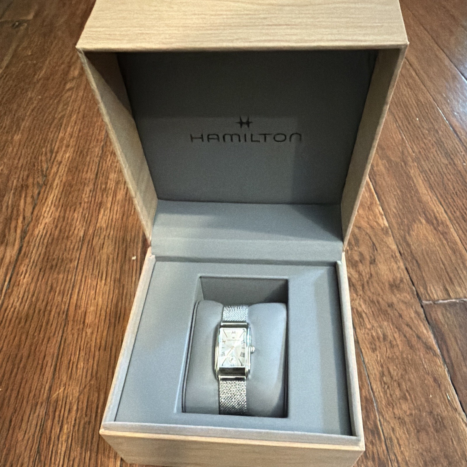 Hamilton Ardmore Women’s Swiss Quartz Silver Dial Mesh Watch Box Papers
