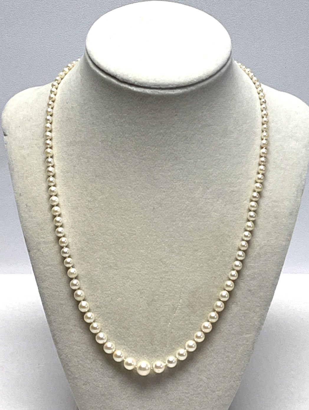 Vintage Graduated Akoya Cultured Pearl Necklace 18.5in 10K Filigree Clasp 14g