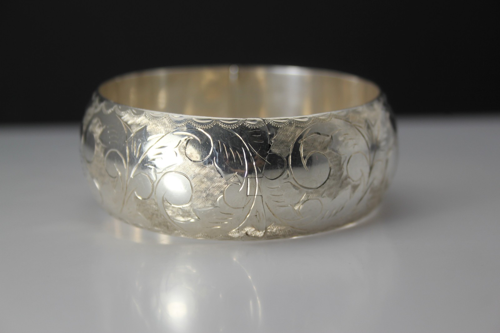 925 Sterling Silver Chunky Hinged Floral Etched Bangle Bracelet 37.3g (BR5560)