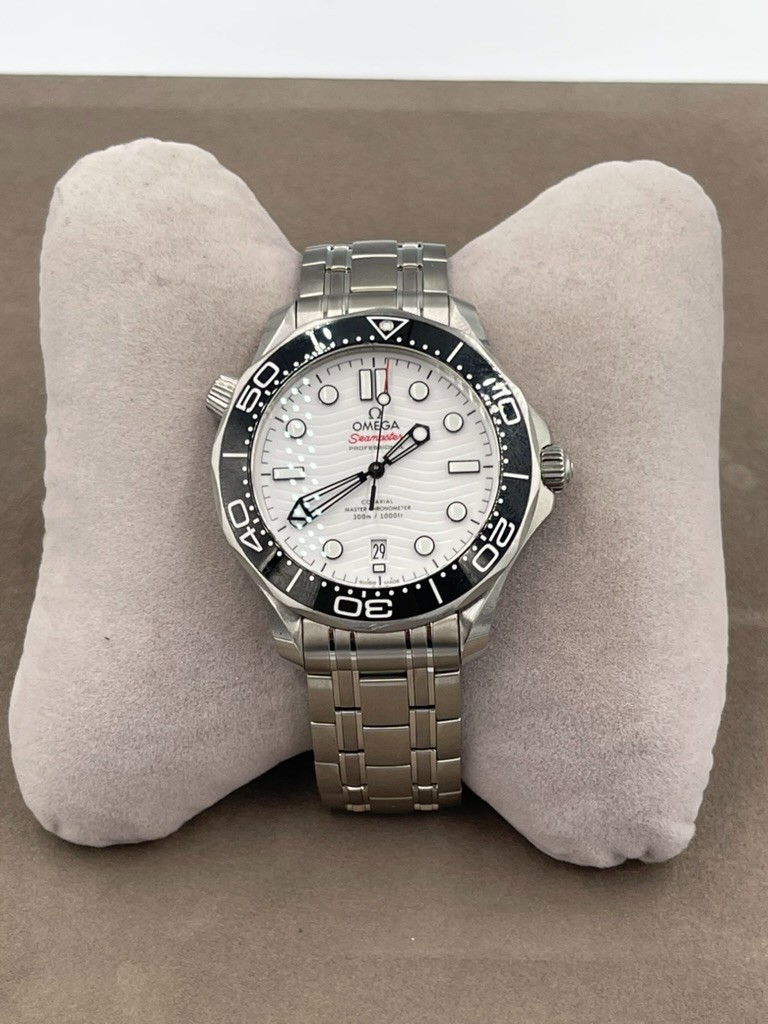 Omega White Dial Seamaster Chronometer Diver 300m 210.30.42.20.04.001 (2024)