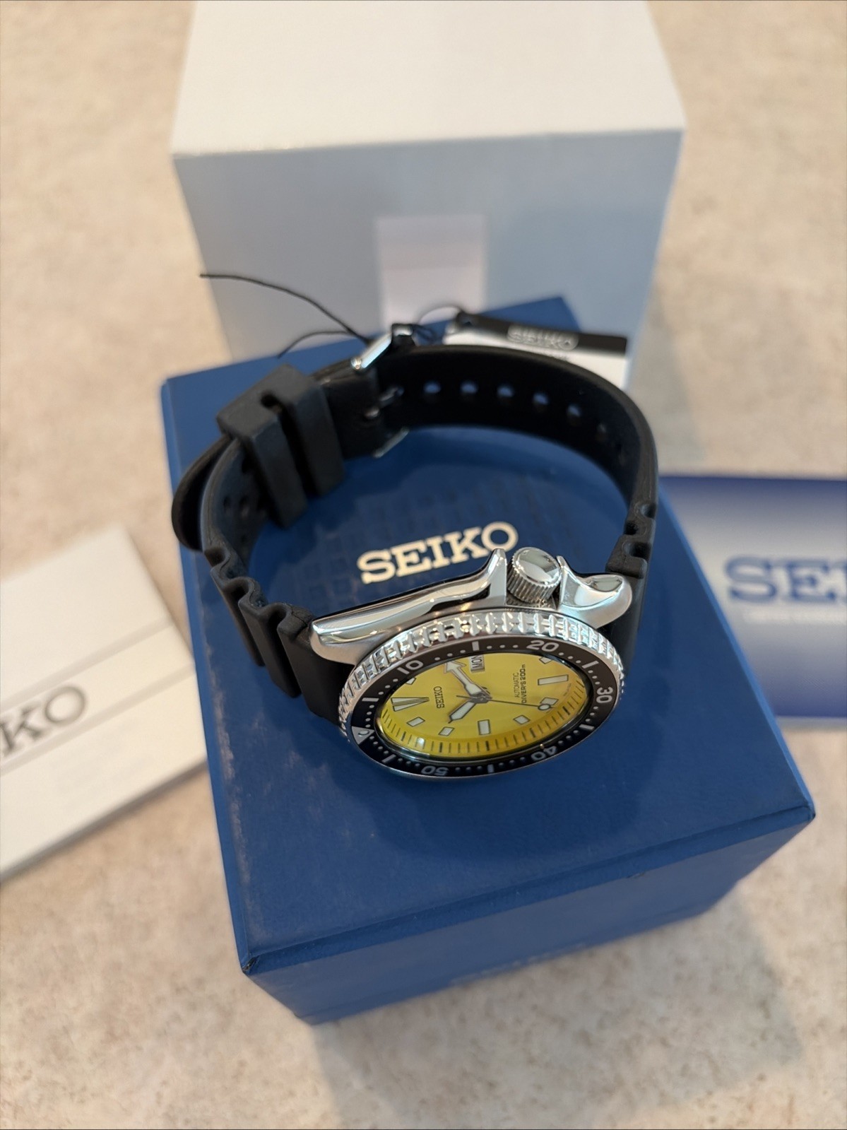 Seiko Yellow Men’s Watch – SKXA35 **New Never Worn**
