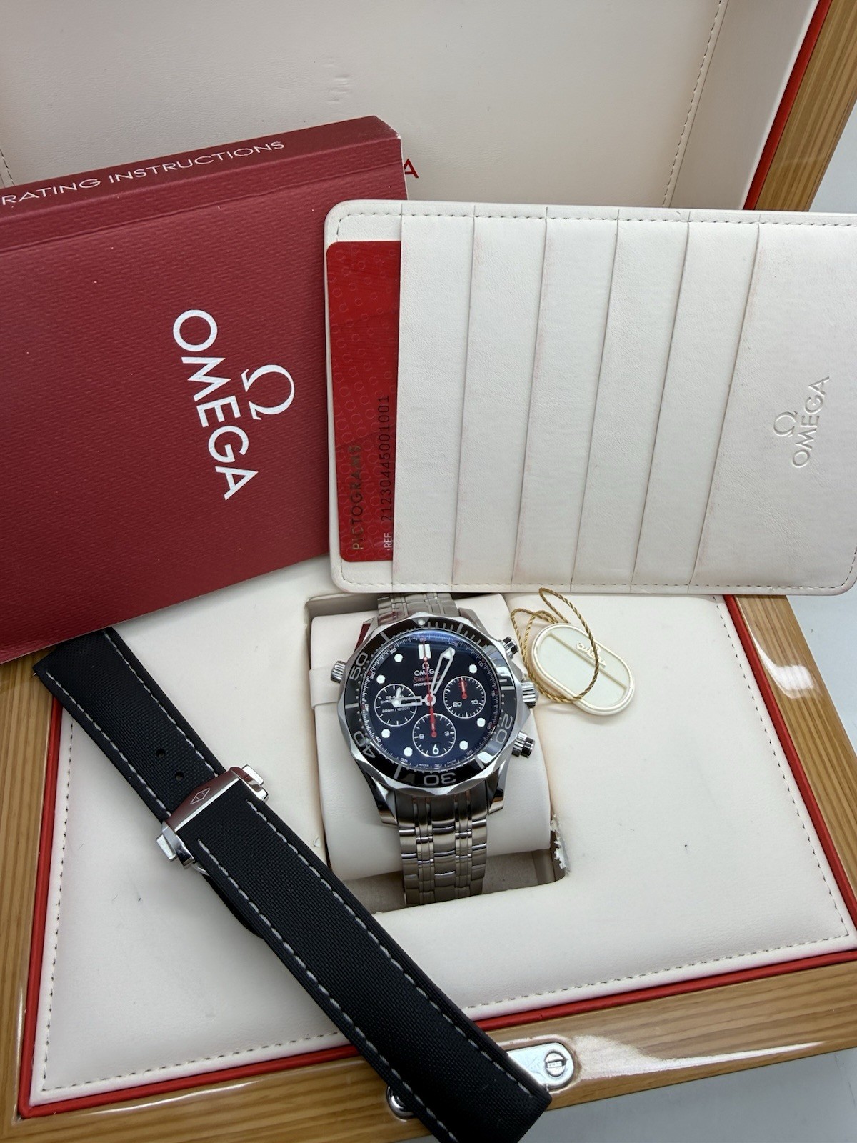 Omega Seamaster Chronograph Black Dial 44mm Steel Watch 212.30.44.50.01.001 B+P