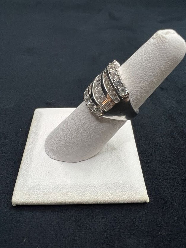 Shiny Round & Baguette White Zirconia Sterling Silver Cocktail Ring Size 6
